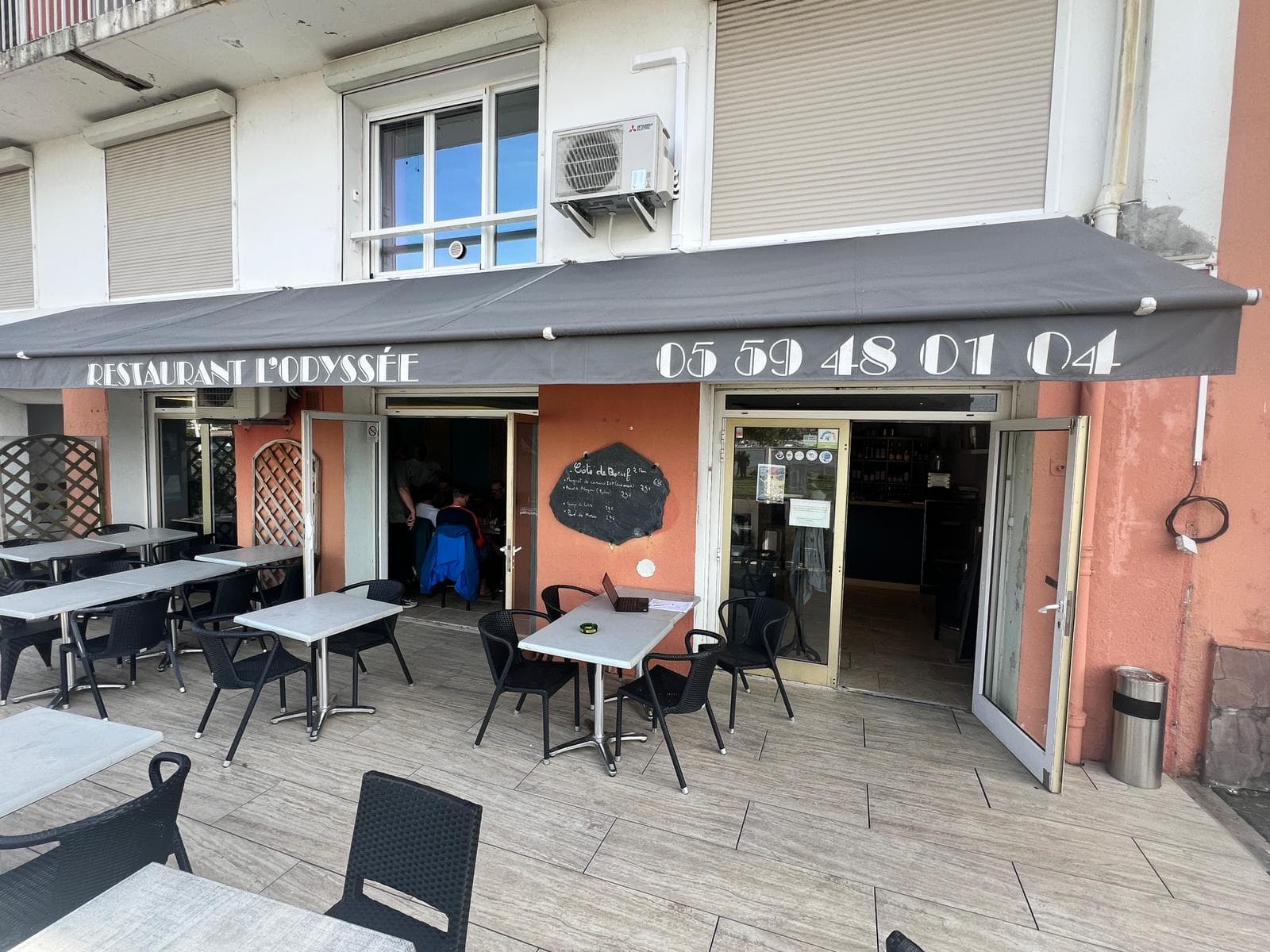 Façade du restaurant L'Odyssée à Hendaye