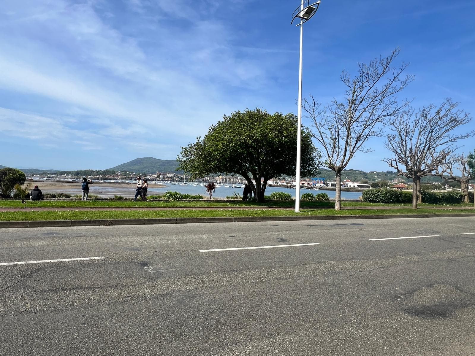 Vue sur la baie de Txingudi depuis L'Odyssée